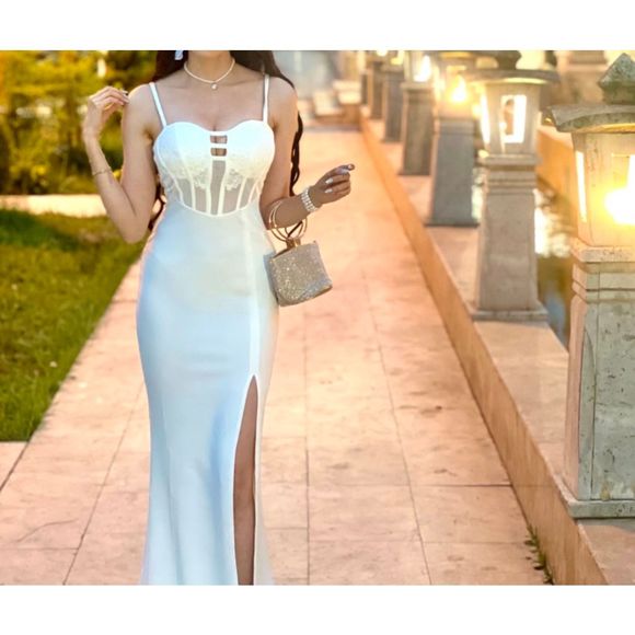New Sexy white maxi Fashion Nova dress size - XS - Picture 3 of 3